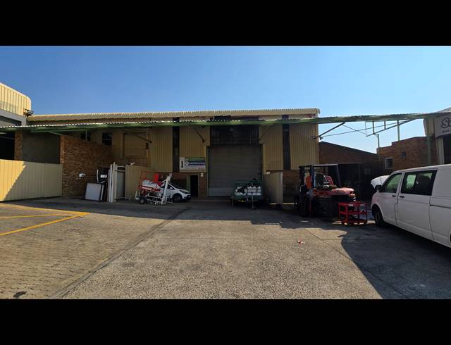400M² WAREHOUSE TO LET IN SEBENZA